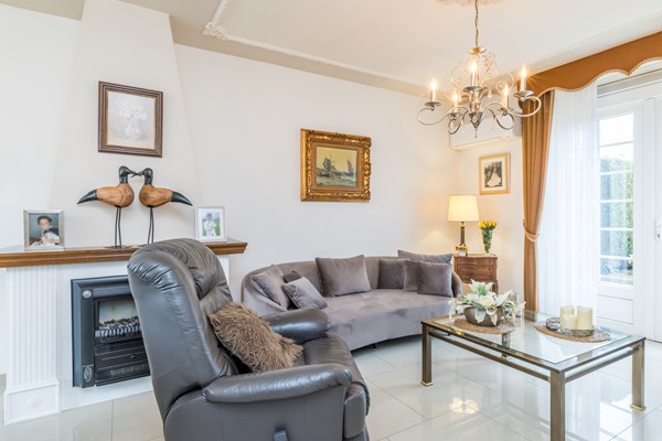 Foto - Te koop: Ruime goed onderhouden geschakelde 2 onder 1 kap woning in Bocholtz